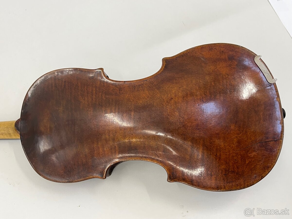 Velmi staré taliánske majstrovské husle