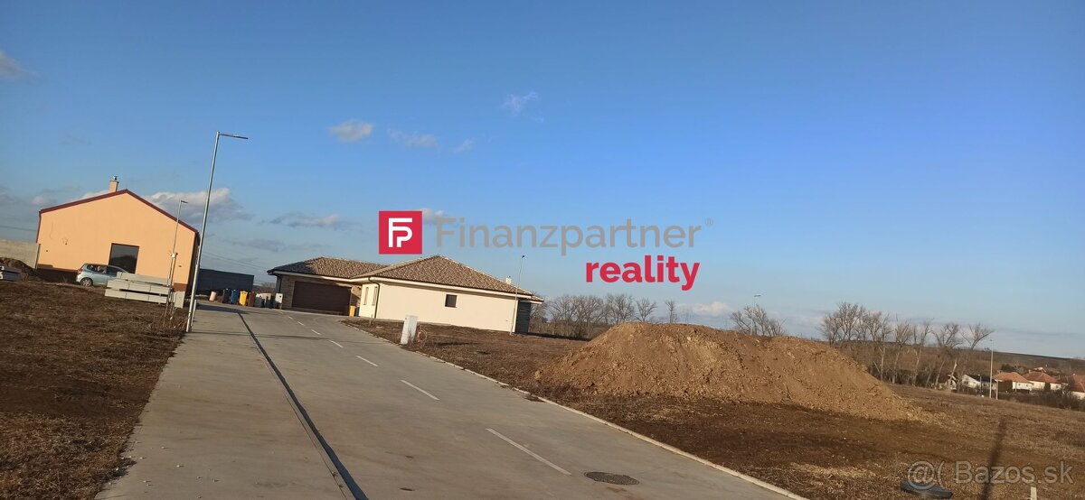 Stavebný pozemok 6,3 áru a 7,2 áru neďaleko NR, TO, HC, PN