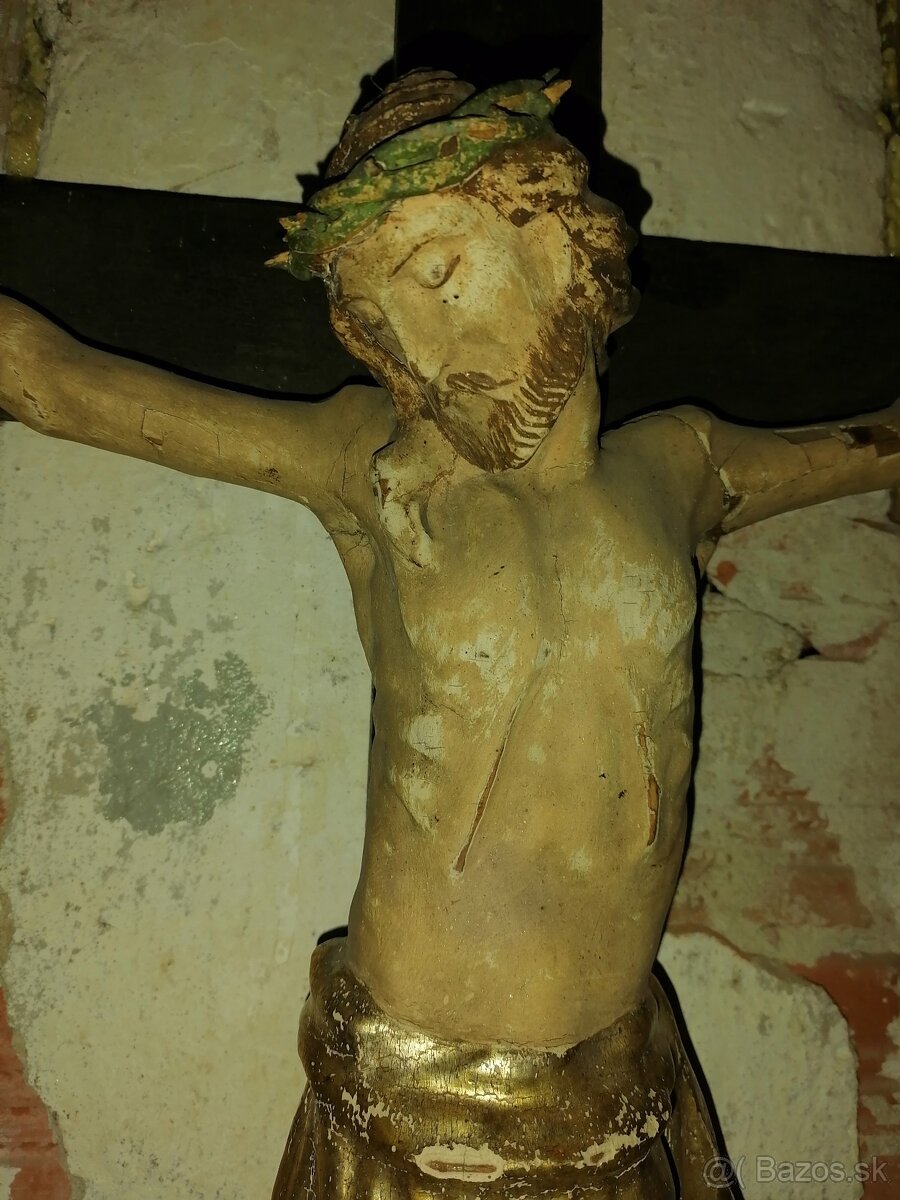 Starý drevený kríž.