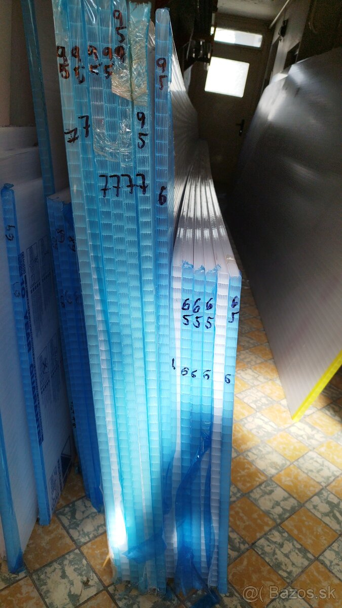 Zbytky polykarbonátu 16mm opál 7W