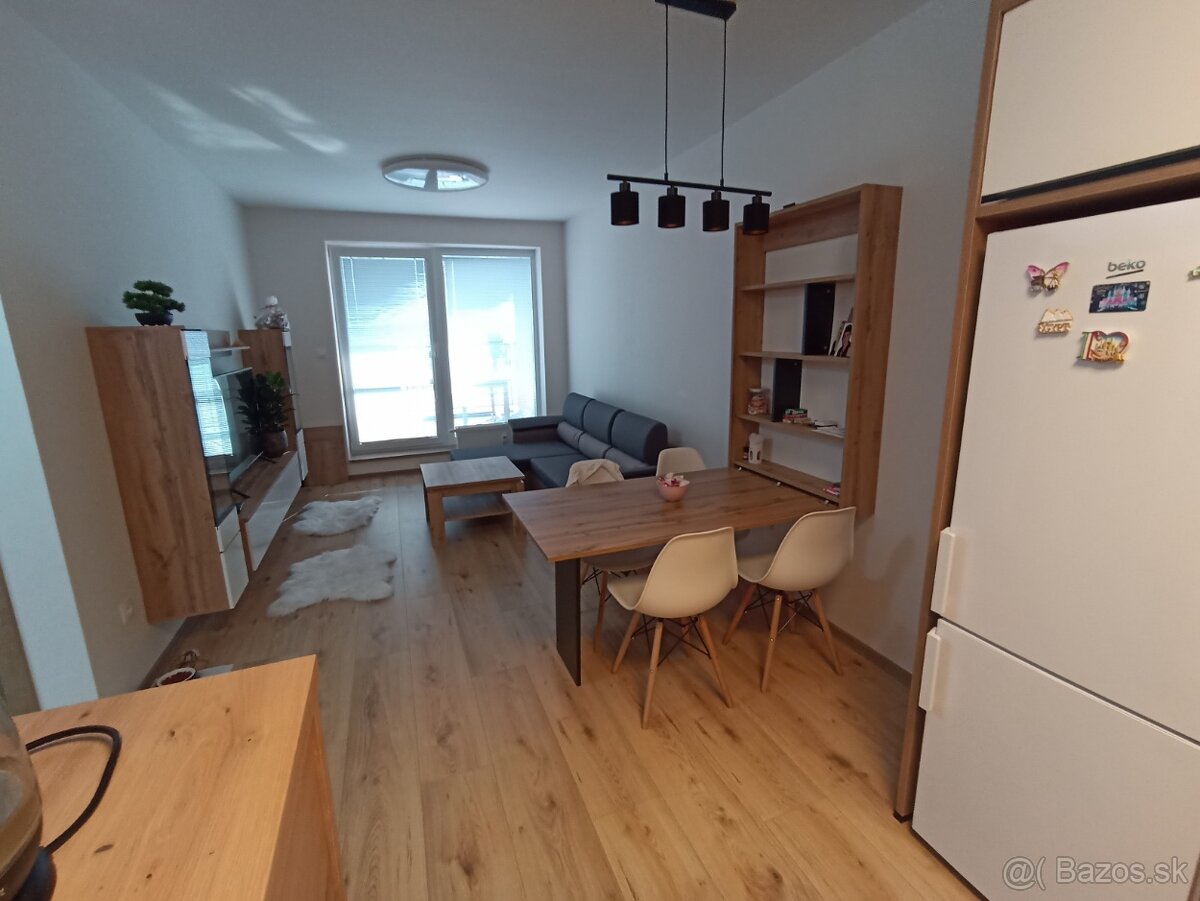 Prenájom Zelená stráň s výhladom - 2 izb.byt + 2 park.miesta
