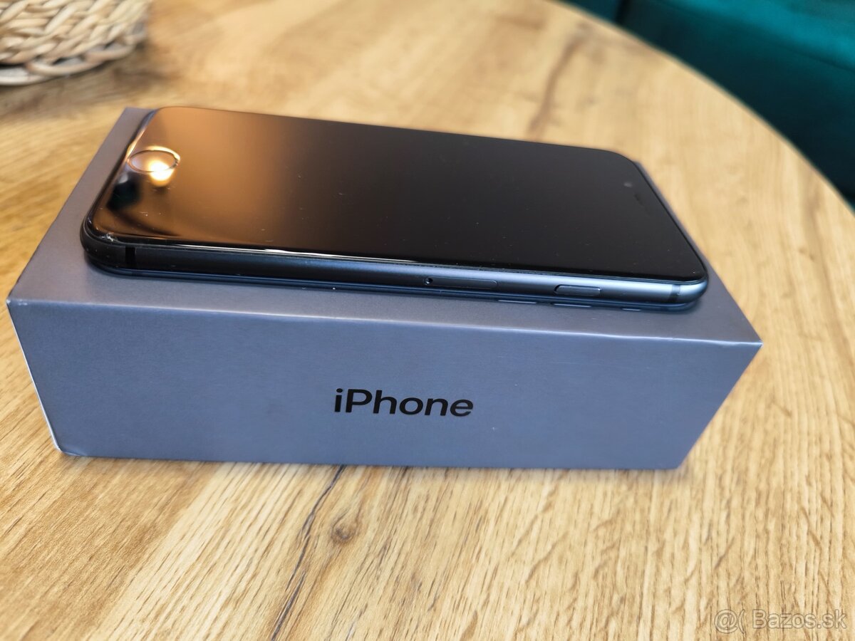 iPhone 8 – 128 GB – čierny