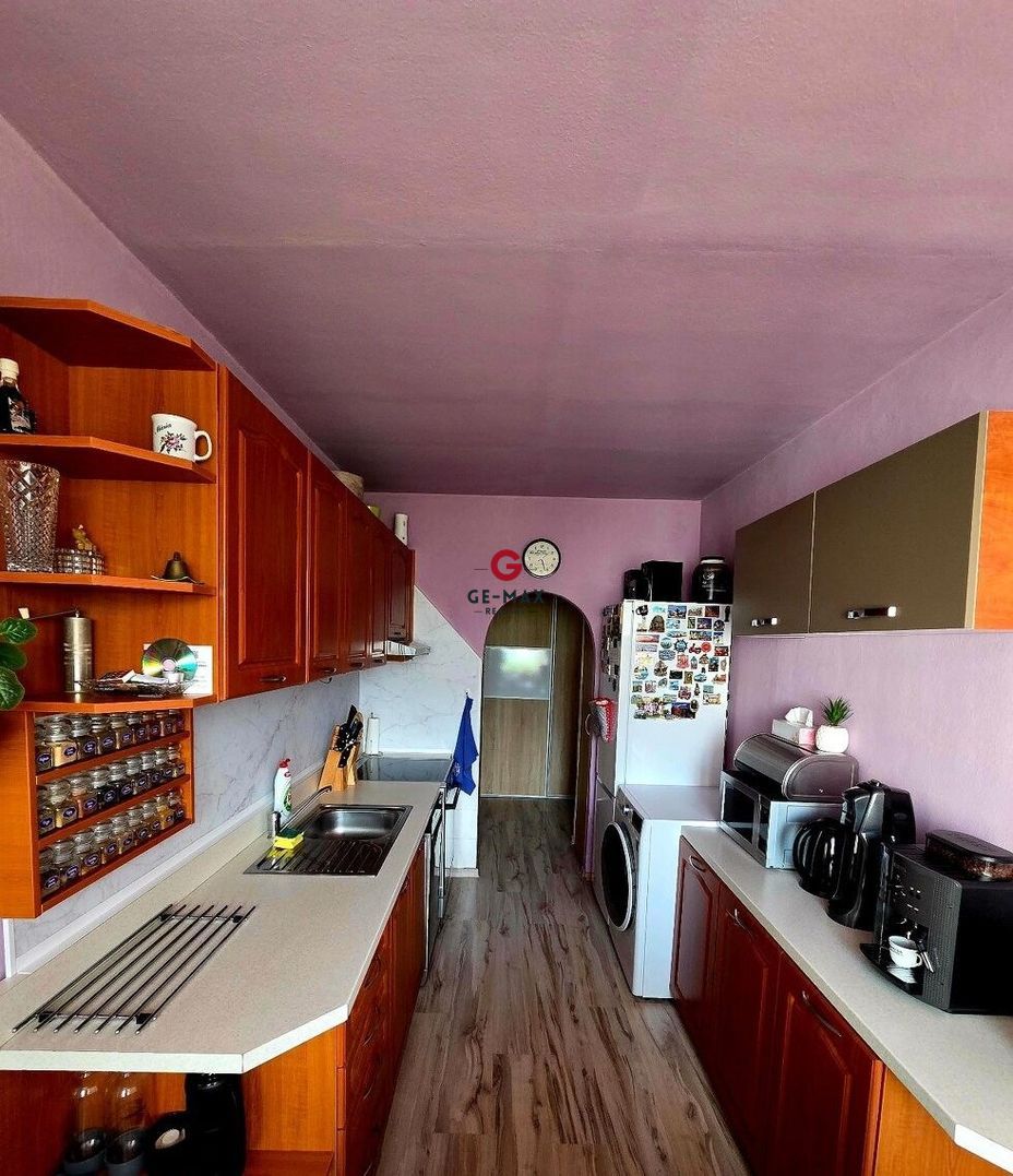 VEĽKÝ 4-IZBOVÝ BYT PO REKONŠTRUKCII – HUMENNÉ, SÍDLISKO III