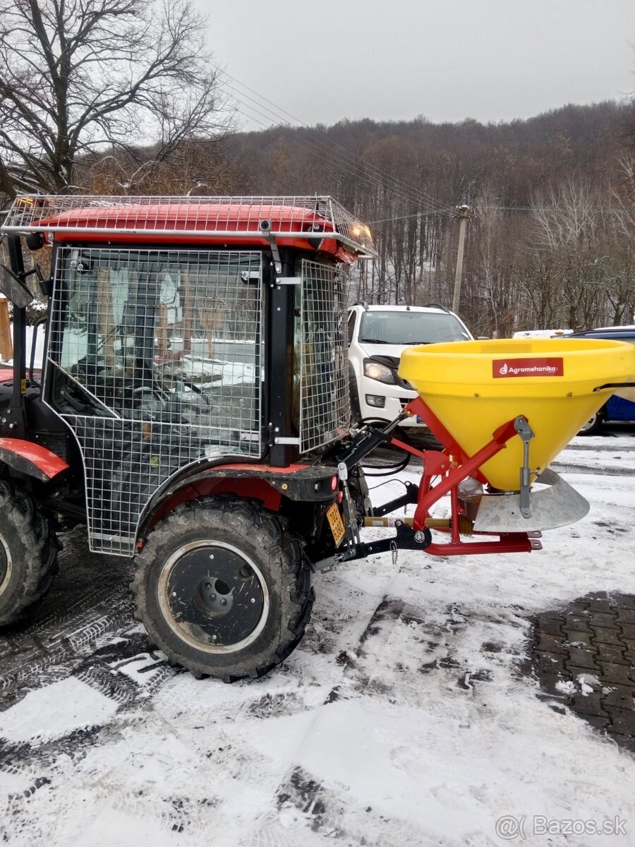 Komunálne rozmetadlo posypu a hnojiv 400 litrů