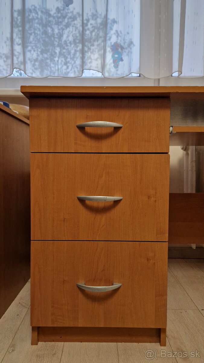 detské písacie stoly