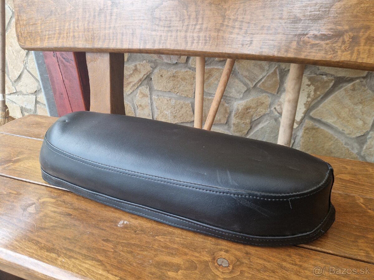 Sedadlo moto-veterán