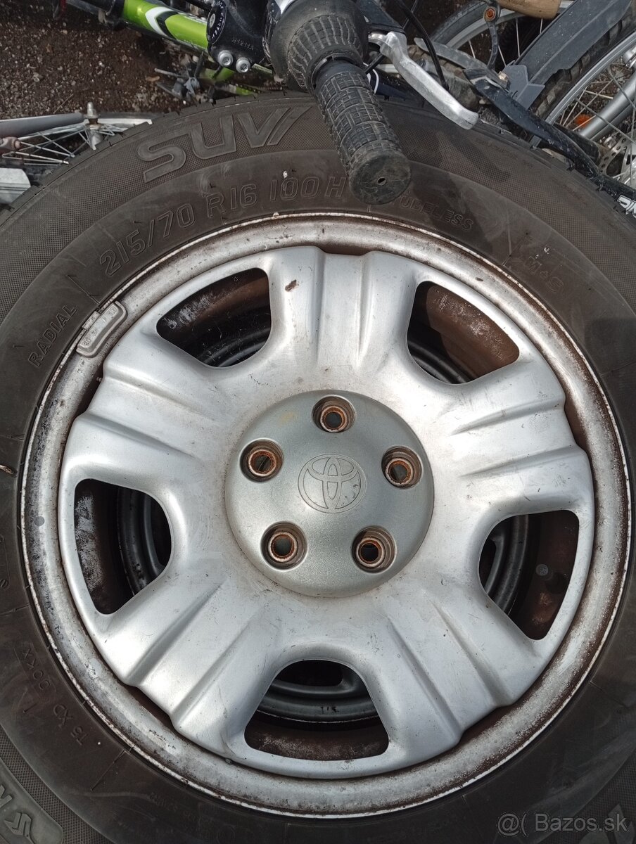 Disky aj s pneu na Toyota hilux