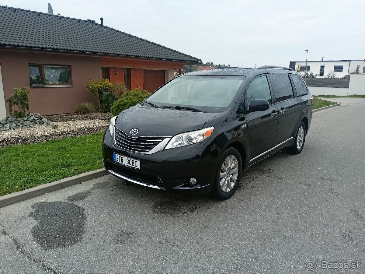 TOYOTA SIENNA XLE 3,5 V6 AWD 2015 NOVÝ MODEL 7 míst LPG