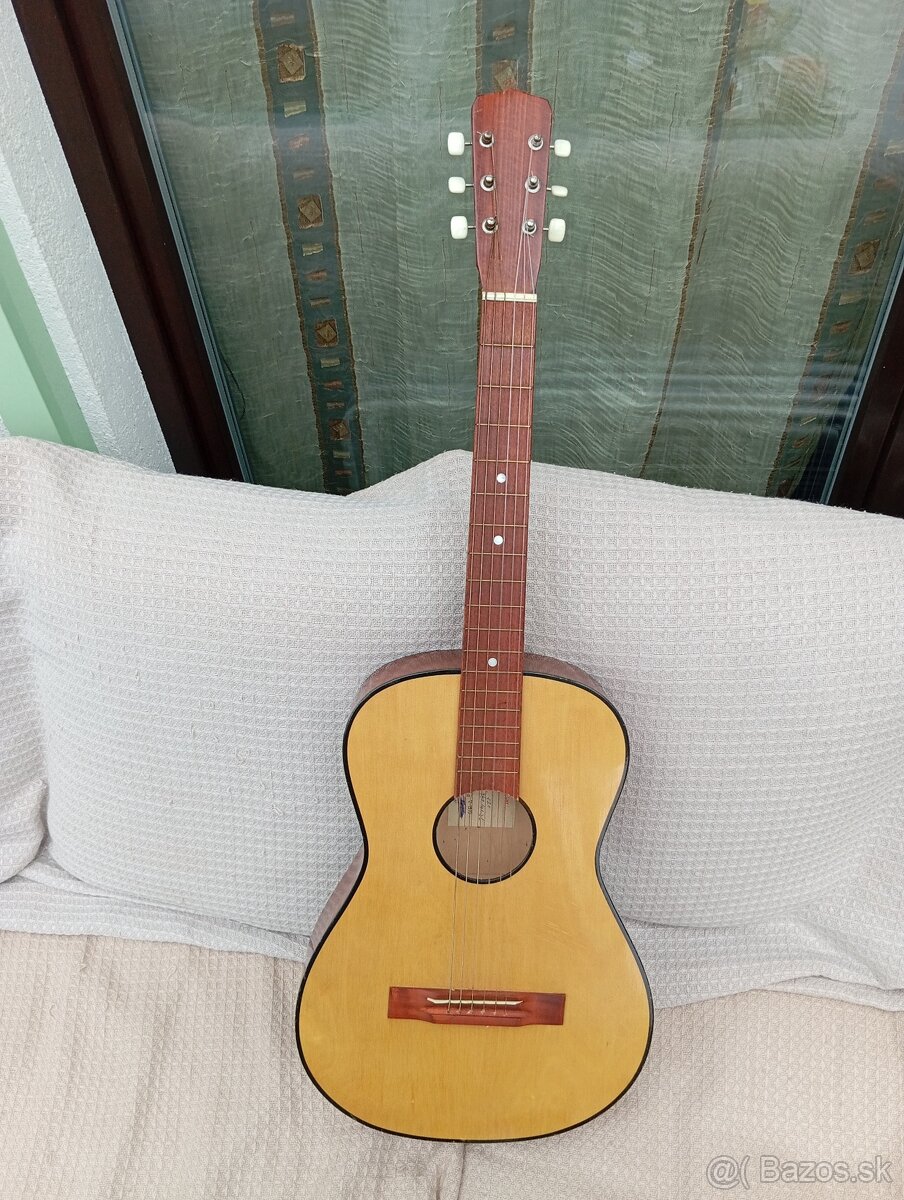 Gitara španielka