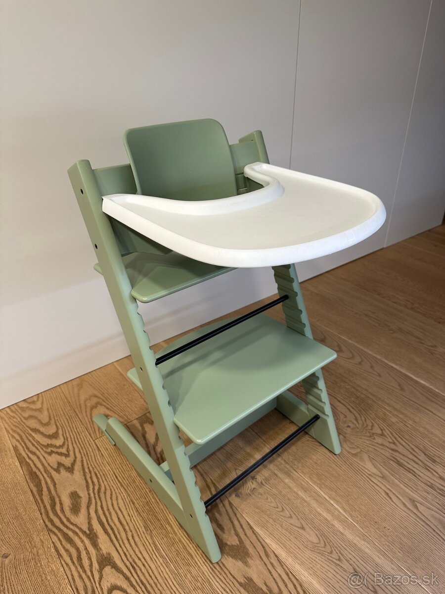Drevená stolička STOKKE Tripp Trapp s príslušenstvom