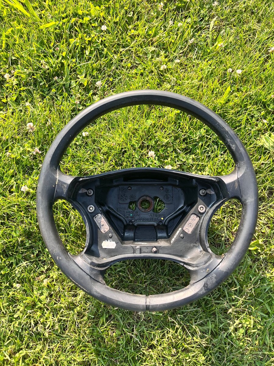 Predam volant Mercedes C W203
