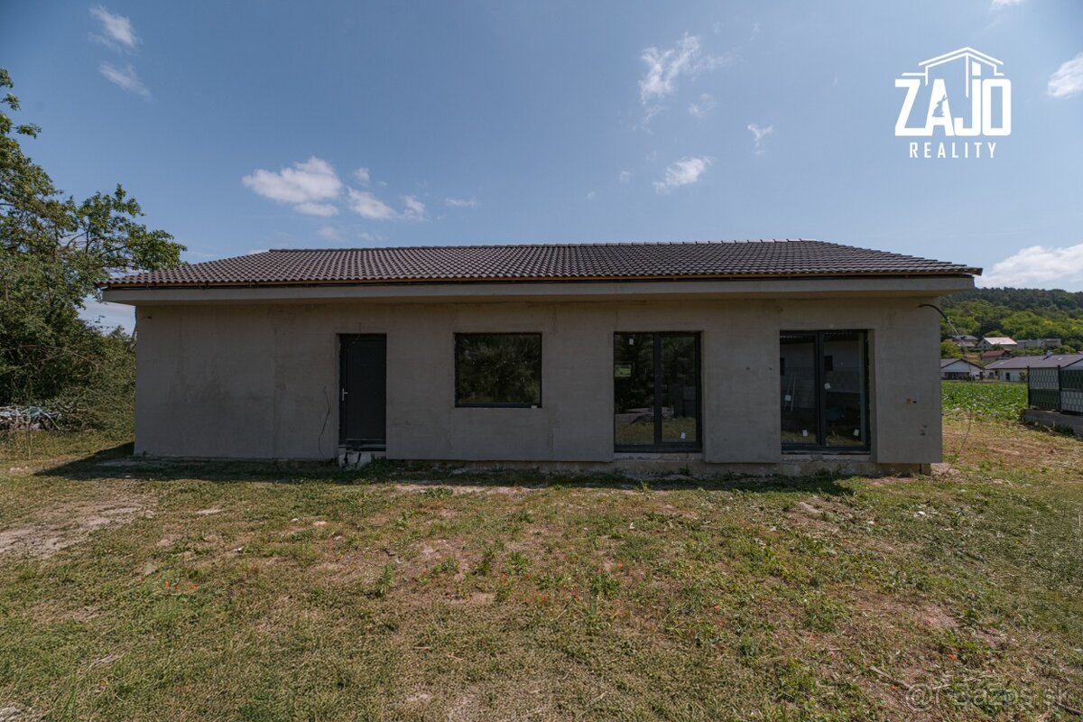 4 - IZBOVÝ RD TUCHYŇA V KRÁSNOM PROSTREDÍ BIELYCH KARPÁT
