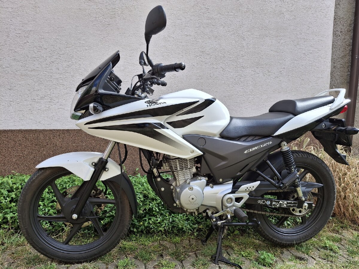 Honda CBF125 10.225km 2010