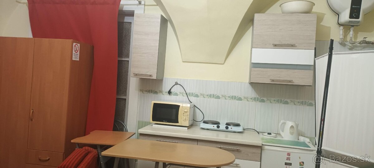 Prenájom garz.v centre mesta BB na bývanie i podnikanie