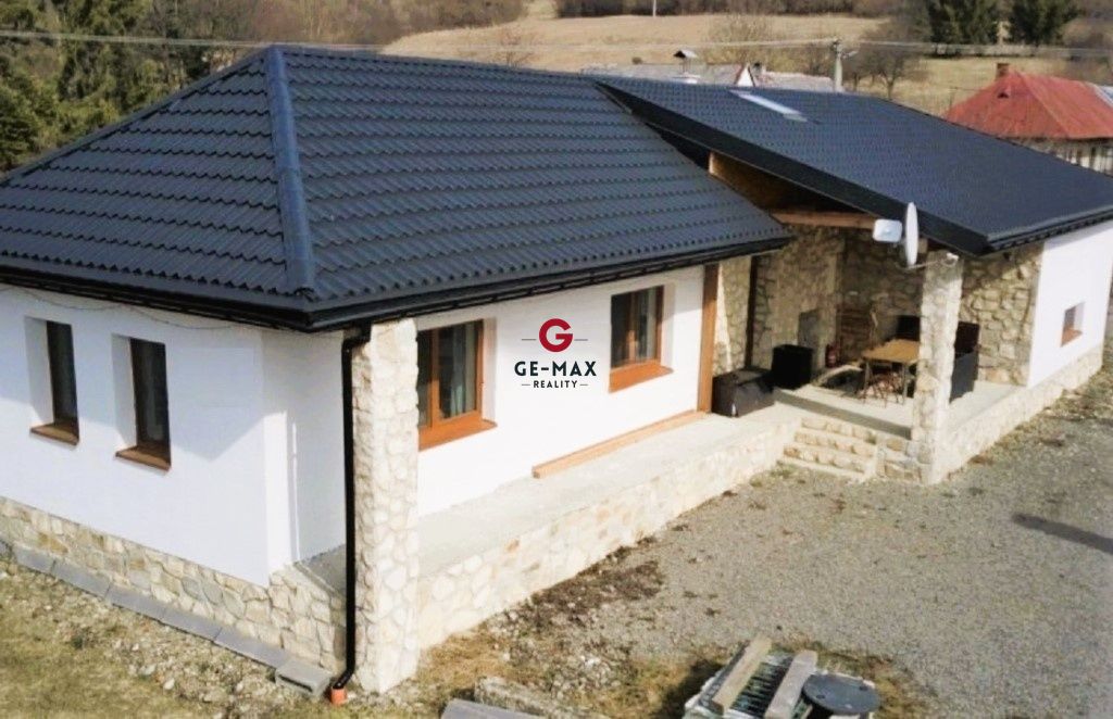 "Štýlový a kompletne zrekonštruovaný rodinný dom v Zbojnom