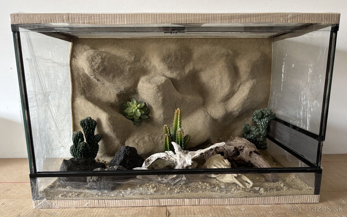 Terárium 80x50x50 s 3D stenou