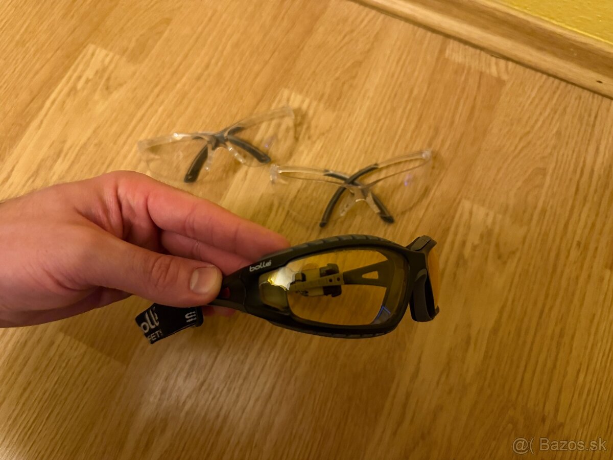 2x airsoft okuliare (jedny s gumickou a druhe bez)