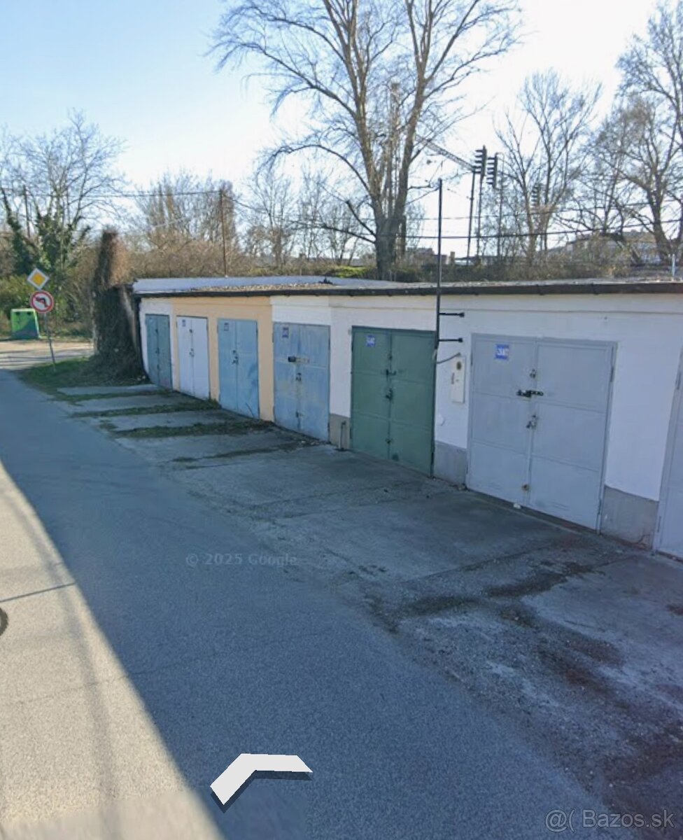 Garaž, Cablková Bratislava