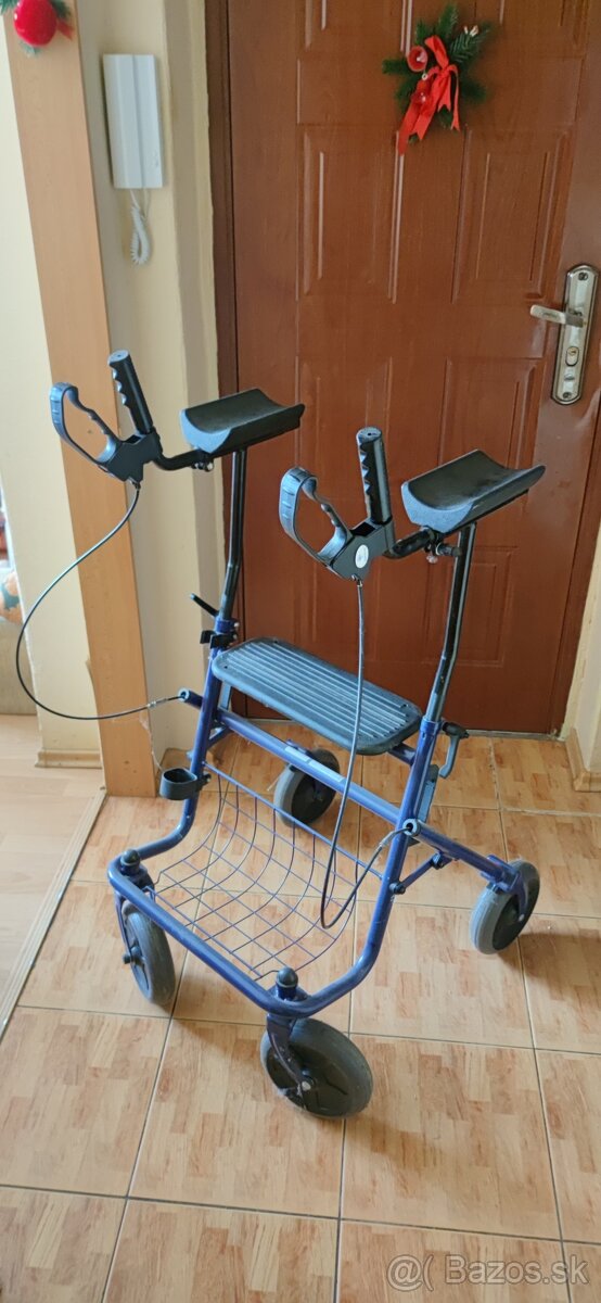Predám štvorkolesové chodítko pre seniorov