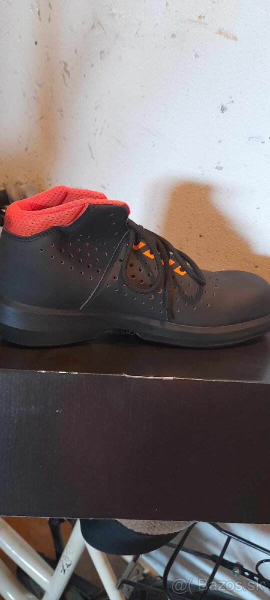 Nová pracovná bezpečnostná obuv Artra Arenzano