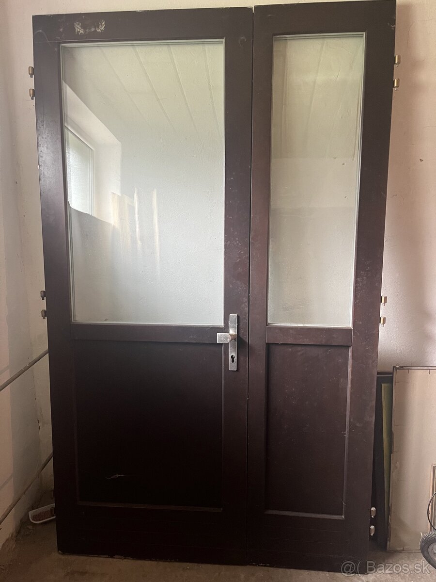 Vchodove veľké ťažké drevené dvojkrídlove dvere, 232x140x7cm