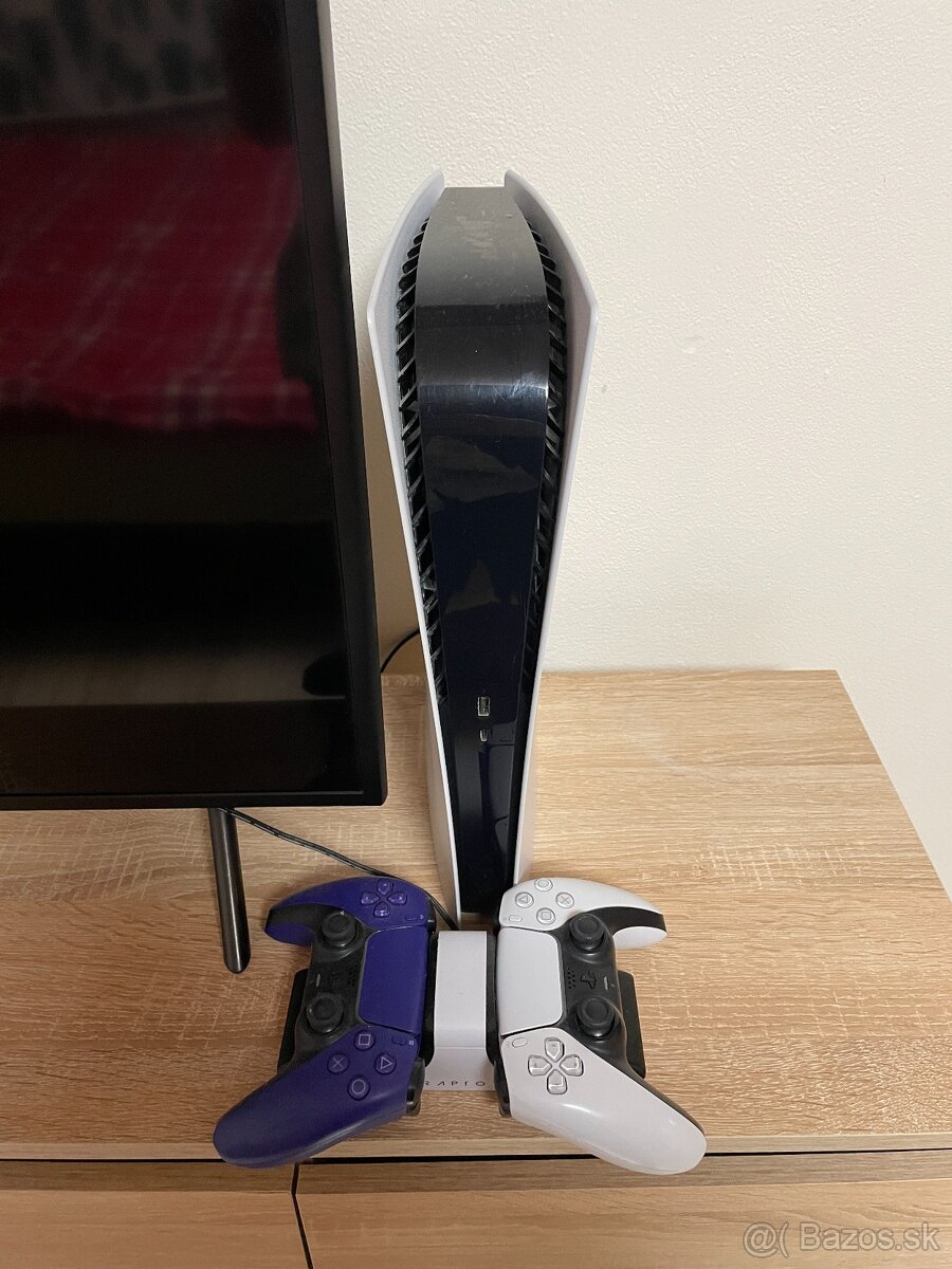 PS5-Digital +2 joystick, nabijačka, hry