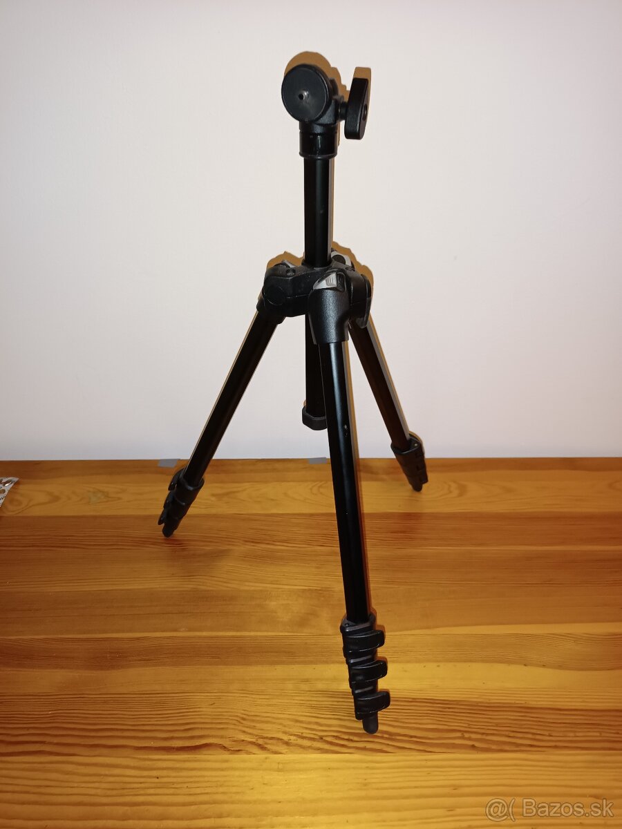 Predám statív spolu s ruksakom originál k nemu