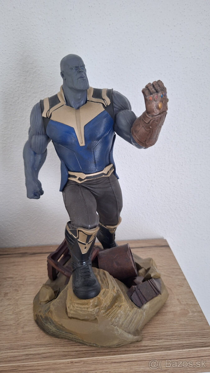 MCU - Figúrka Thanos Gallery Diorama