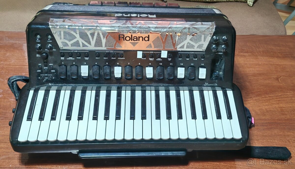 Predám elektrickú harmoniku V-Accordion Roland FR-8X