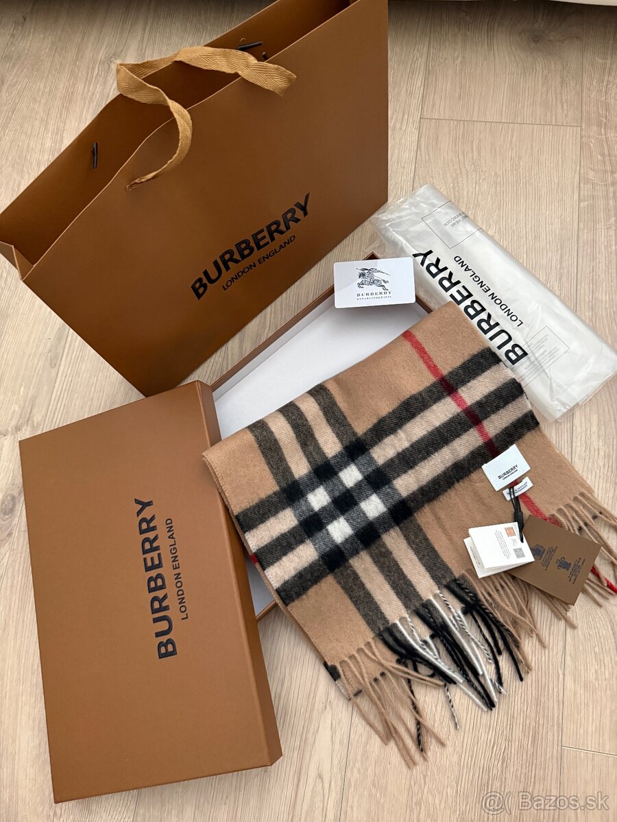 Burberry Classic Šál