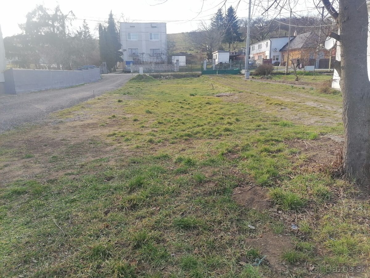 Stavebný pozemok v obci Gyňov, Košice okolie