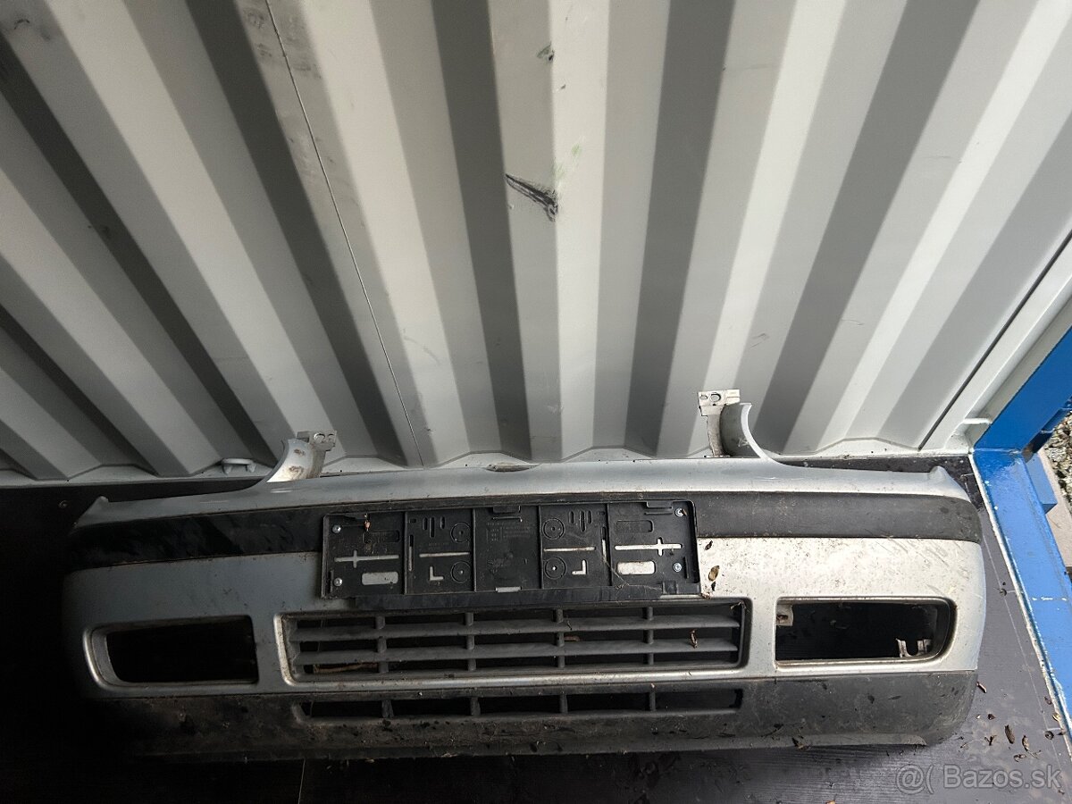 Golf 4 predny naraznik