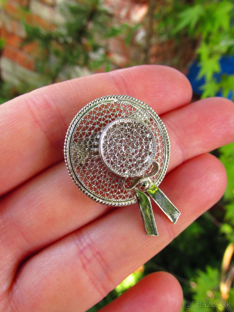 Stará dámska strieborná filigránová brošňa, Ag 925