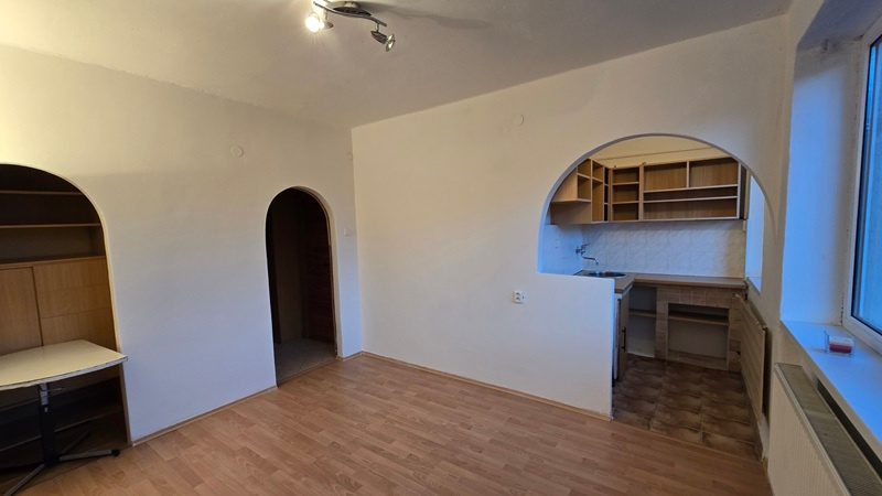 Garsónka o výmere 27,44 m2 v obci Pukanec na ul. SNP