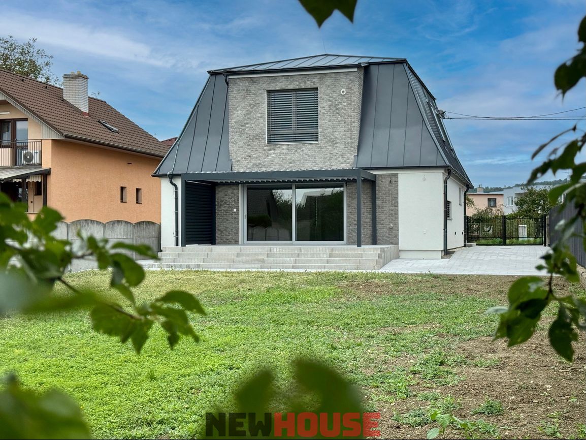 Skolaudovaná novostavba – 5i Rodinná vila BISKUPICE