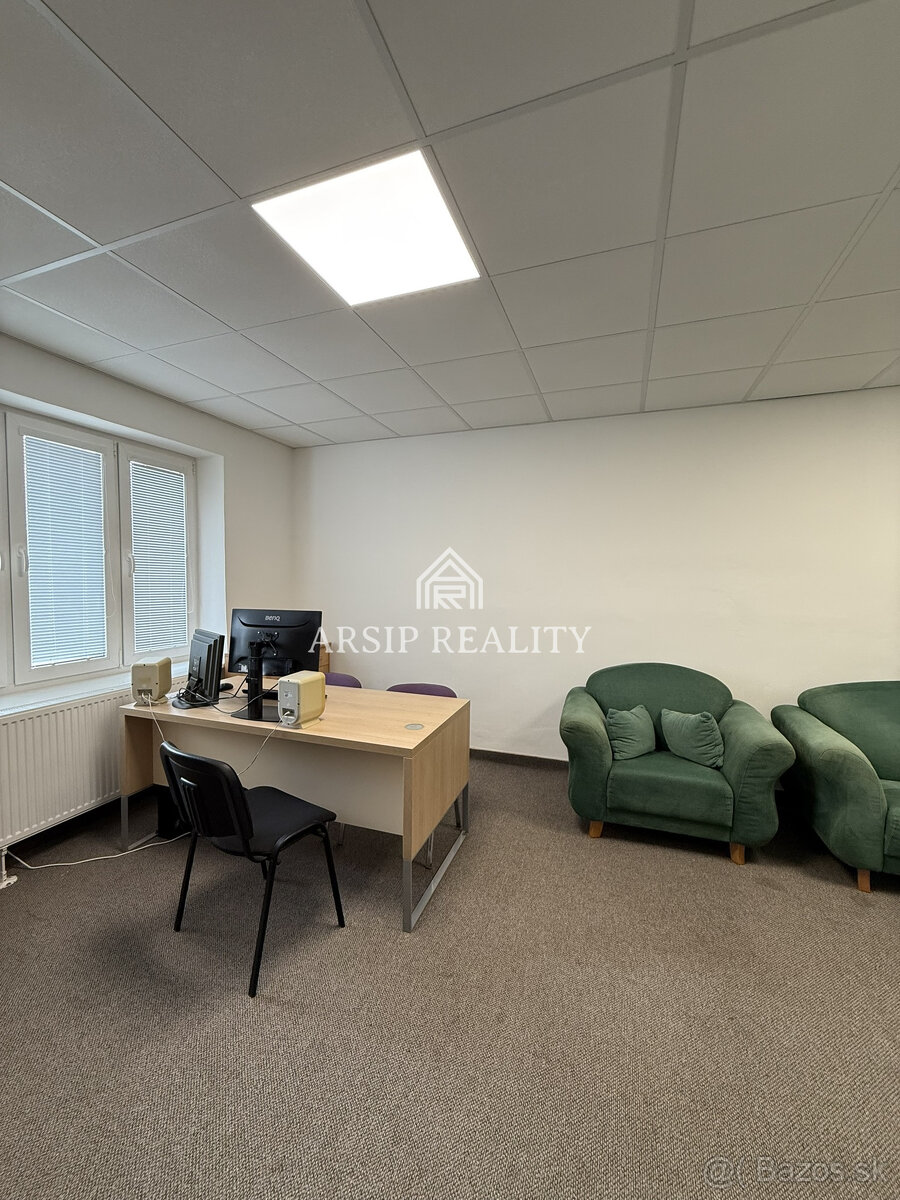 🏢 Prenájom kancelárie v centre Humenného