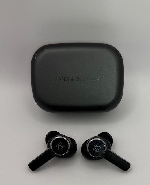 Bang & Olufsen Beoplay EX pokazené