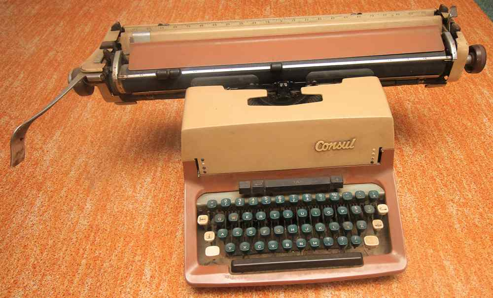 Písací stroj Consul 1504 - rarita - rozmer A3
