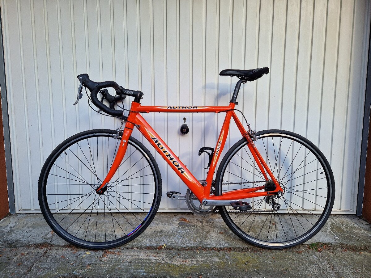 Author A4405, oranzovy, velkost ramu M