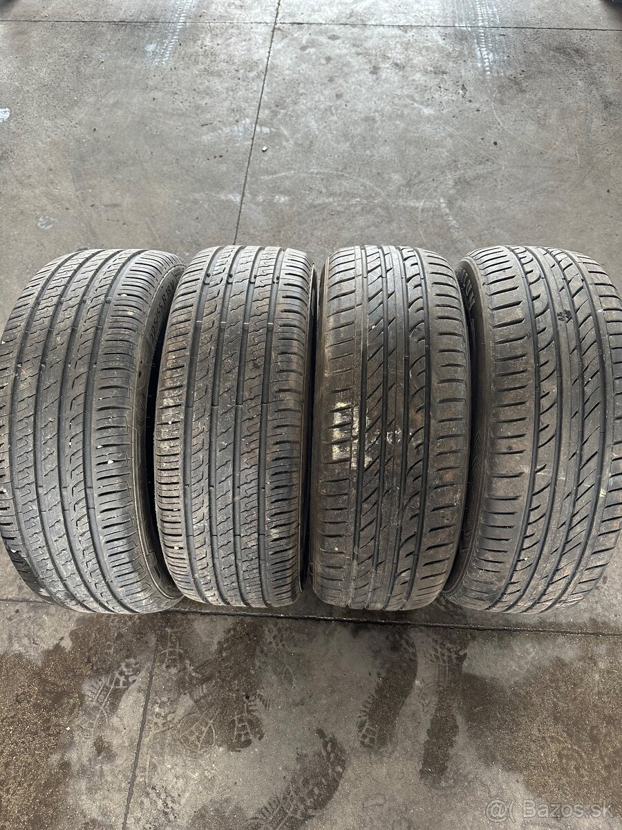 225/55R18