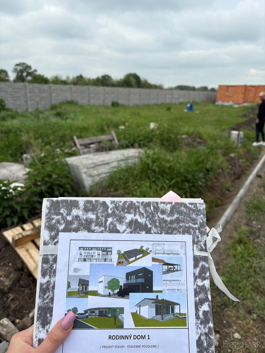 Pozemok s projektom a stavebným povolením/Trnávka
