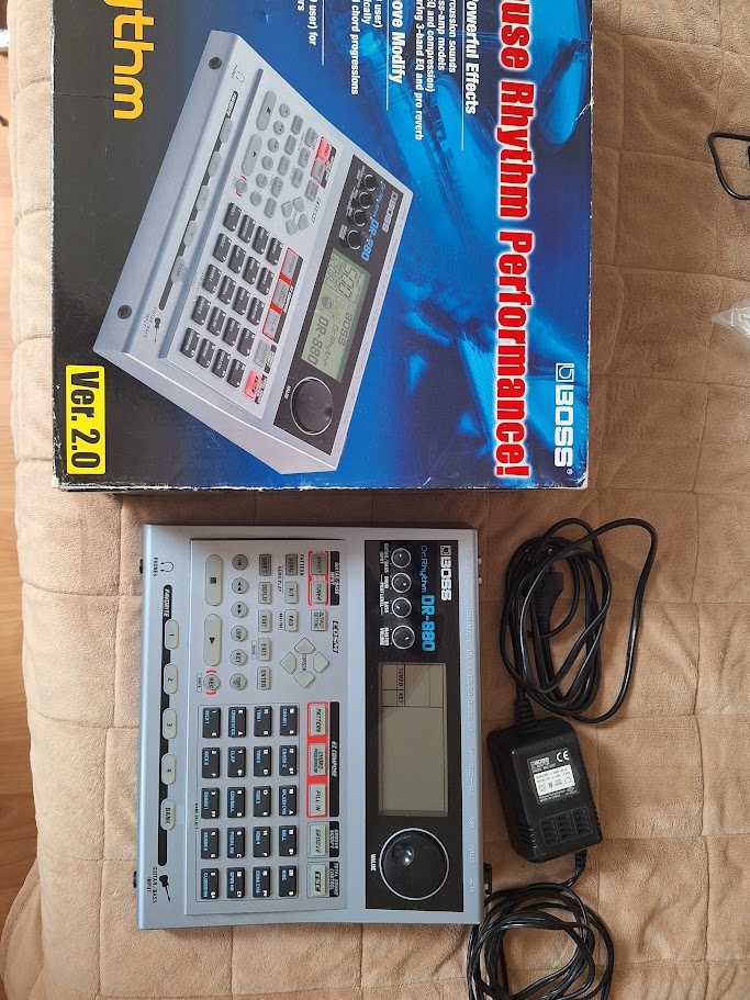 Automatický bubeník Boss DR 880