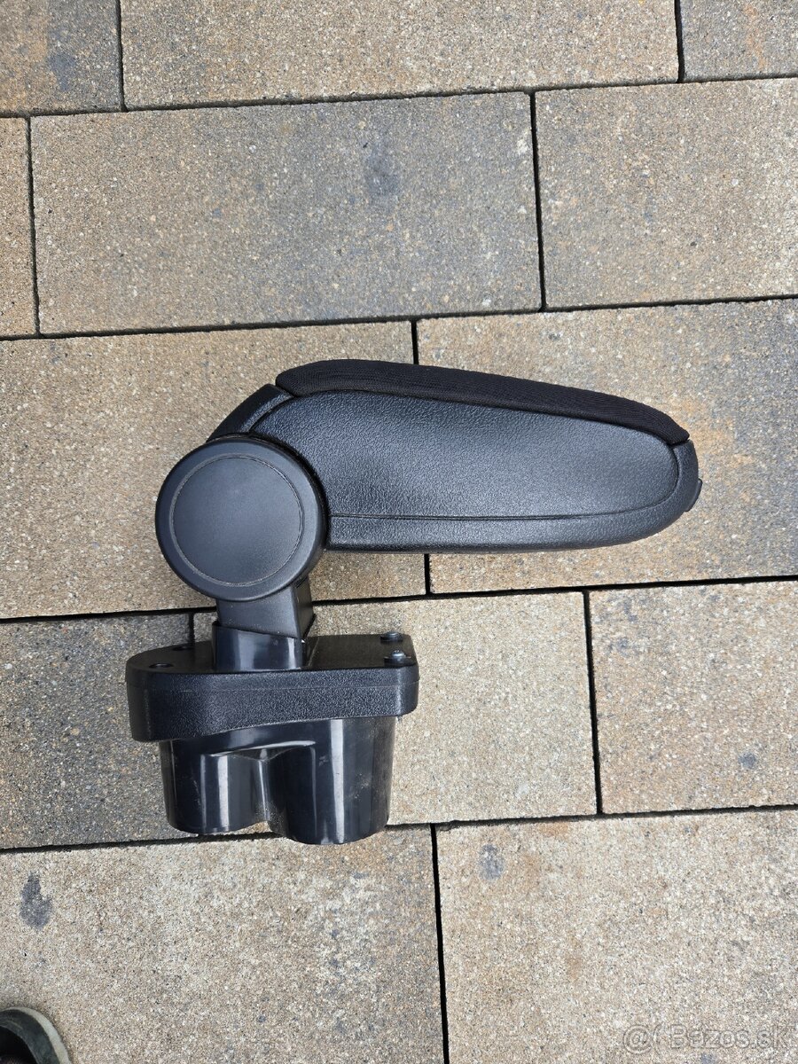 Predam na Opel Corsa E