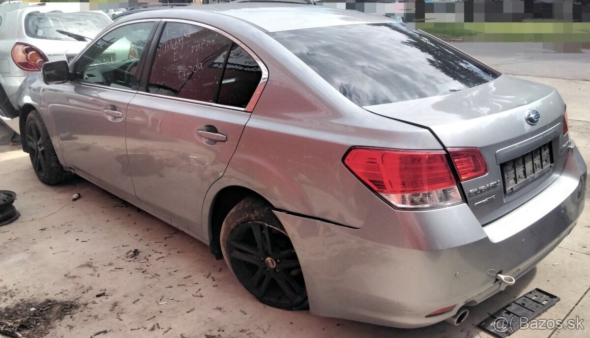 SUBARU LEGACY 2.5 AWD 2010 predám MOTOR EJ25, DVERE, PREVODO
