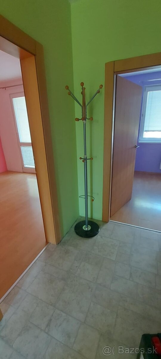 PRENÁJOM 3 IZBOVEHO BYTU 74 M2