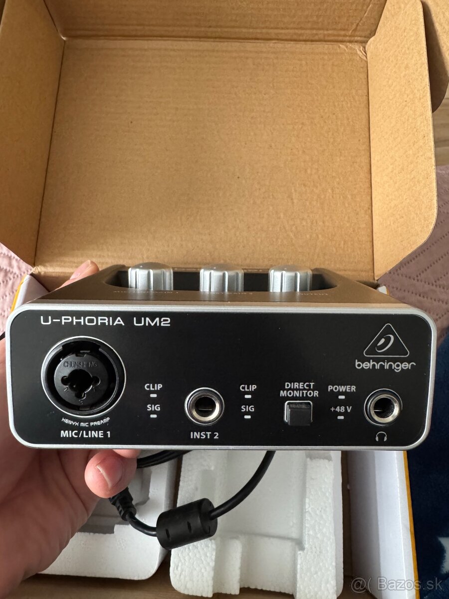 Behringer U-phoria UM2