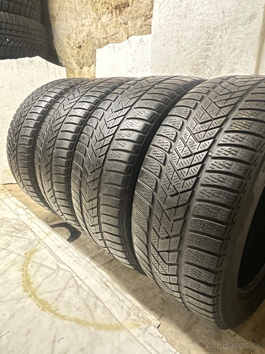 Pirelli 245/45 R17 zimné