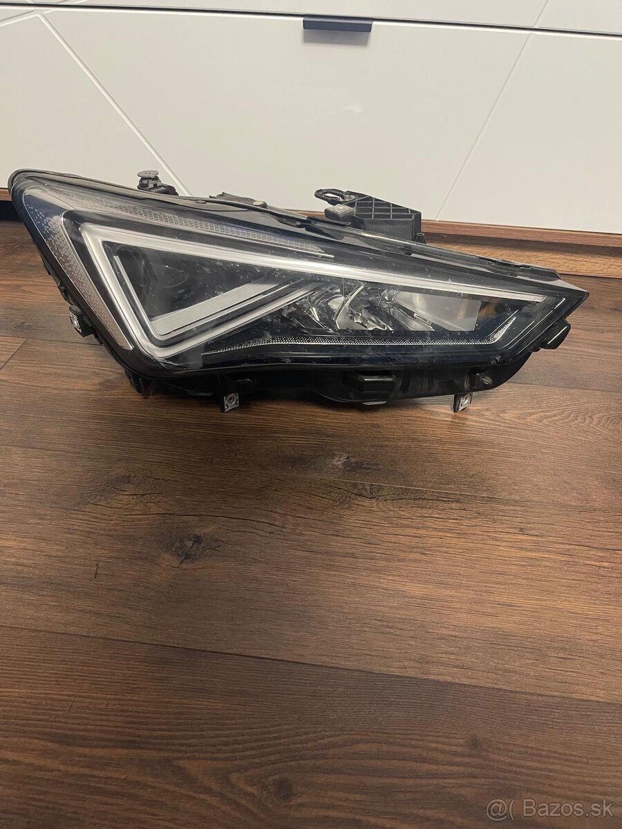 Svetlo Seat Leon 4 LED