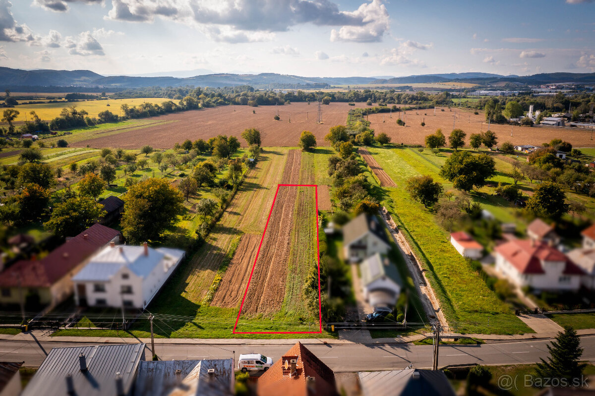 Krásny pozemok na predaj v strede obce