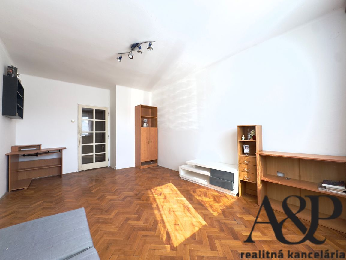 NA PREDAJ 2 IZB. BYT S LOGGIOU, 49M2, KALINČIAKOVA UL., SENI